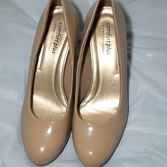 comfort plus by Predictions Shoes - Nude Patent Faux Leather Pumps